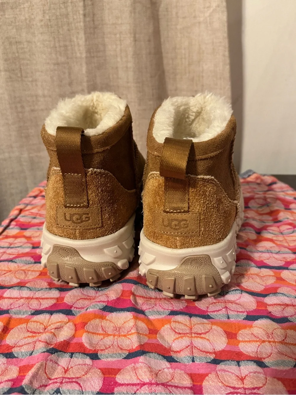 Ugg ultra daze ultra mini boots chestnut unisex men’s 11 NEW , no box